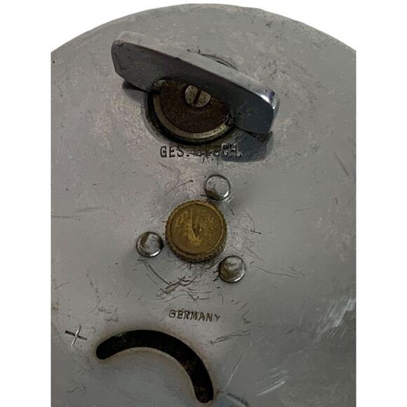 Vintage 1950s Germany Table Clock 8 Day Gesetzlich Geschutzt Silvertone Black - Picture 7 of 9